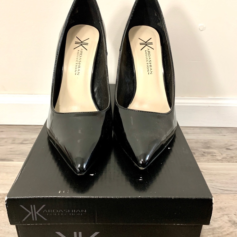 Kim Kardashian black heels